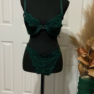 Savage X Fenty Teal Lace Bra Set